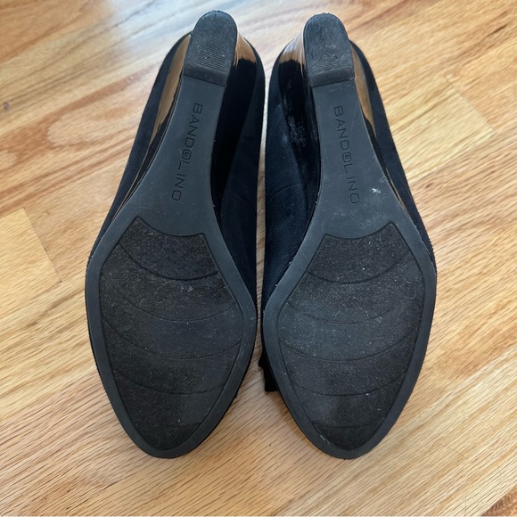 Bandolino Black Suede Wedges with Bow and Patent Leather Heel - Picture 5 of 7